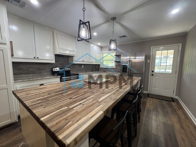 Photo - 616 Lakeshore Dr