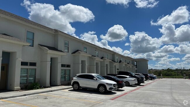 Building Photo - 1010 Monaco Blvd Unit 18 Rental