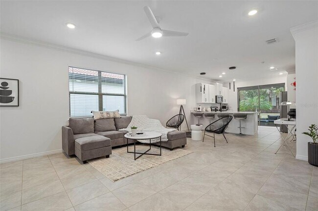 Photo - 108 Soliera St