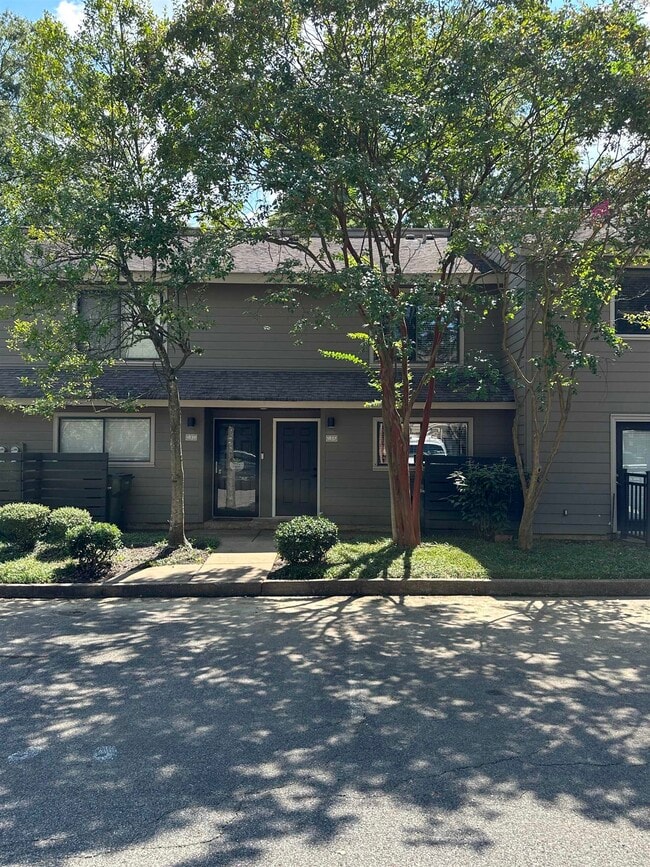 Building Photo - 1837 Gray Ridge Cove Rental