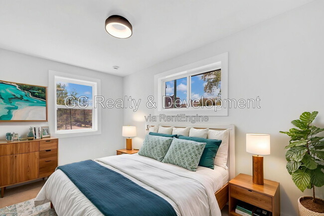 Photo - 2901 N Sacramento Ave Unit 2