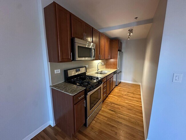 1337 W Fargo Ave Unit 207