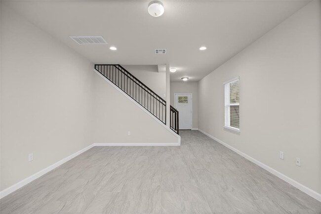 Photo - 1121 La Conterra Blvd