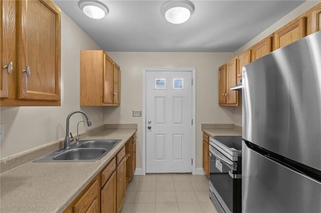 Photo - 176 Pavilion Ave