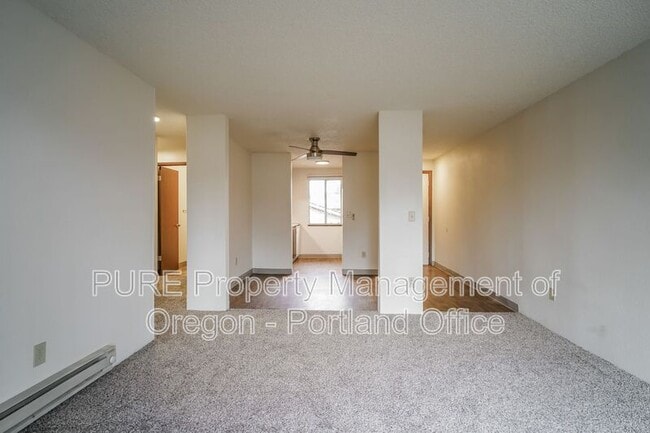 Photo - 14134 NE Sandy Blvd Unidad D-08