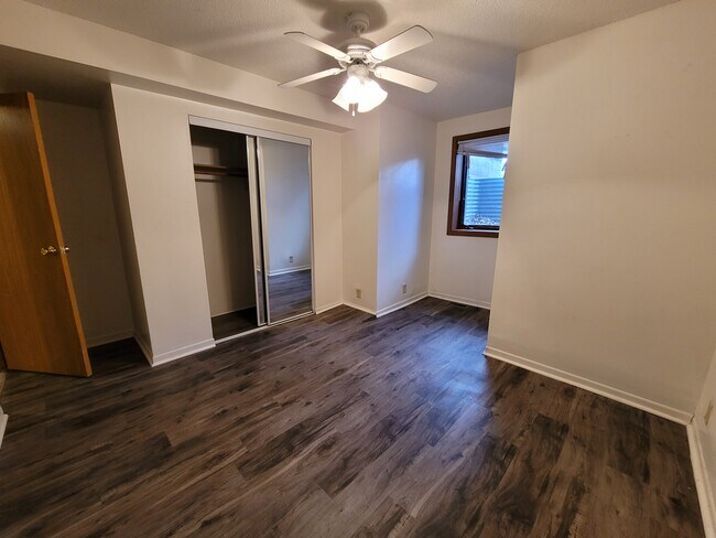 Photo - 1910 Feronia Ave