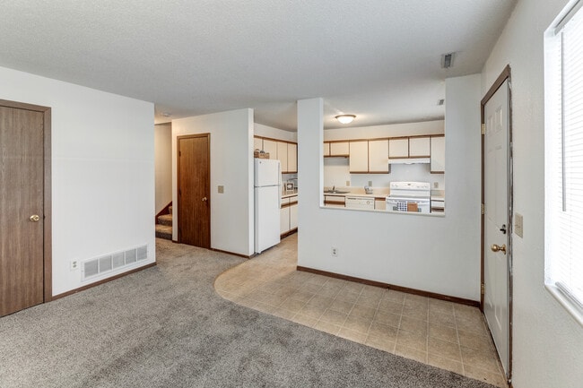 Building Photo - Valley View Estates