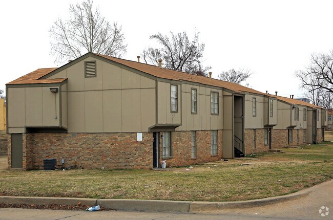 Photo - Western Pines Apartments