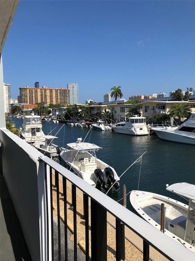 Photo - 3642 NE 171 St Unit 203