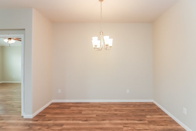 Photo - 6010 Diantha St