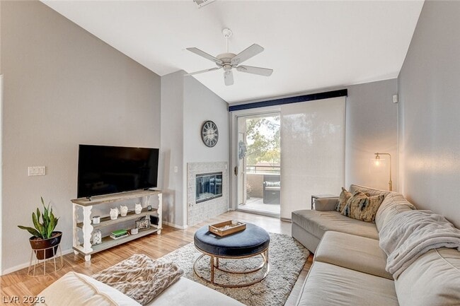 Photo - 656 Peachy Canyon Cir Unit 202