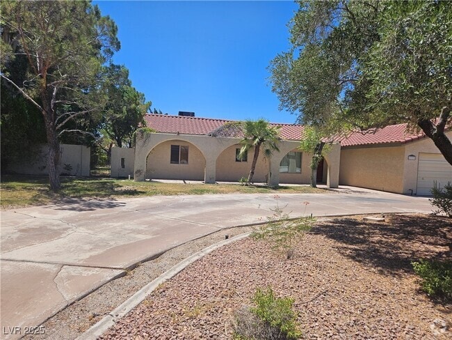 Building Photo - 7733 Radcliff St Rental