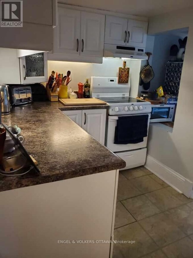 Photo - 491 McLeod St Unit 3