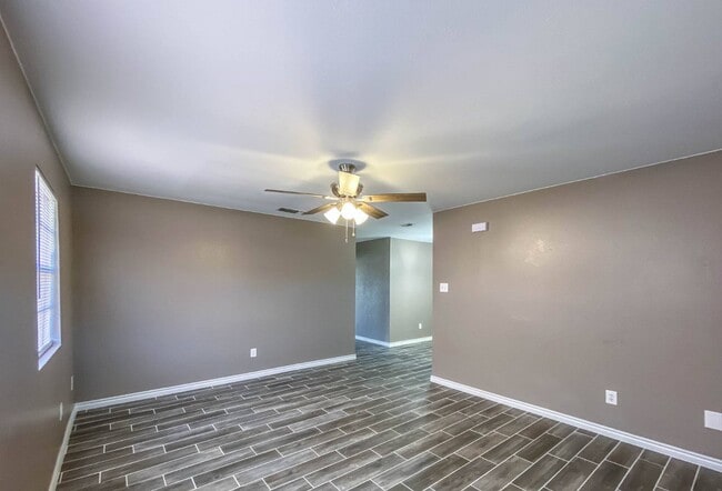 Photo - 2208 Shoemaker Dr