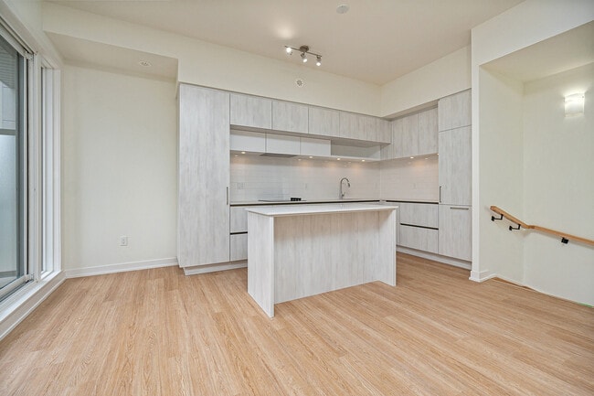 Photo - 8 Steckley House Ln