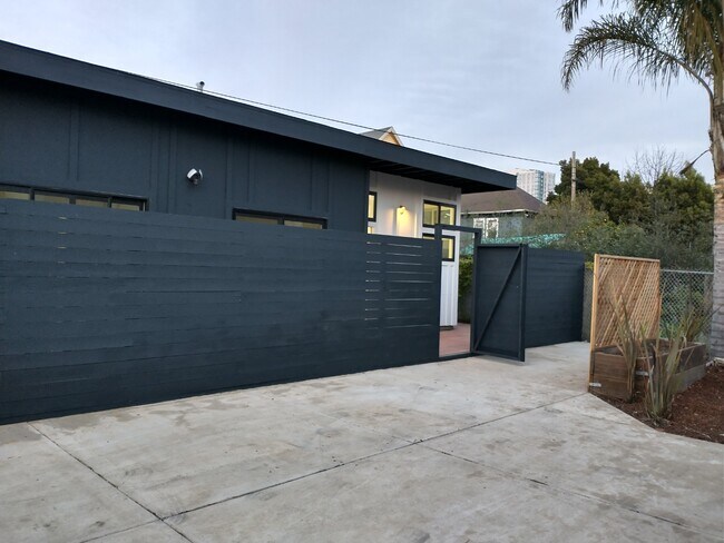 Photo - 720 37th St Unidad 724