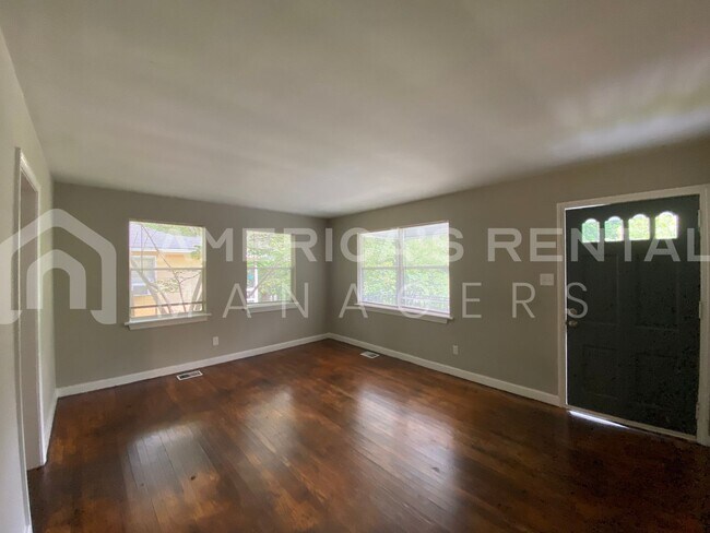 Photo - 828 Vanderbilt St