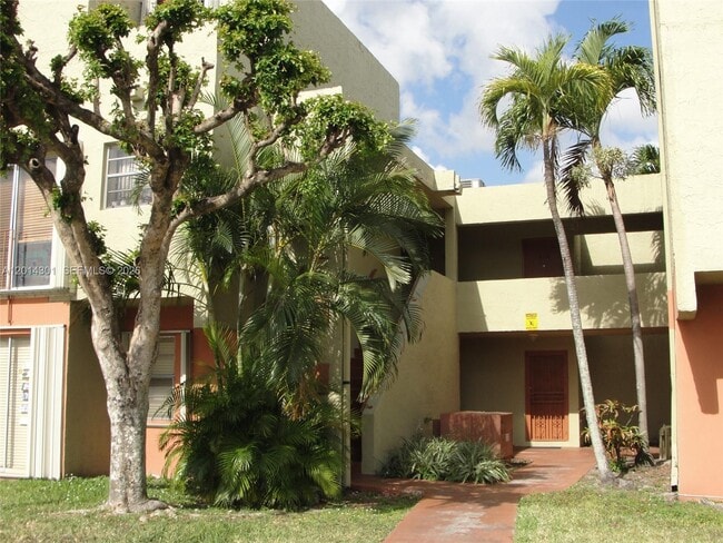 Building Photo - 9390 W Flagler St Unit 210A