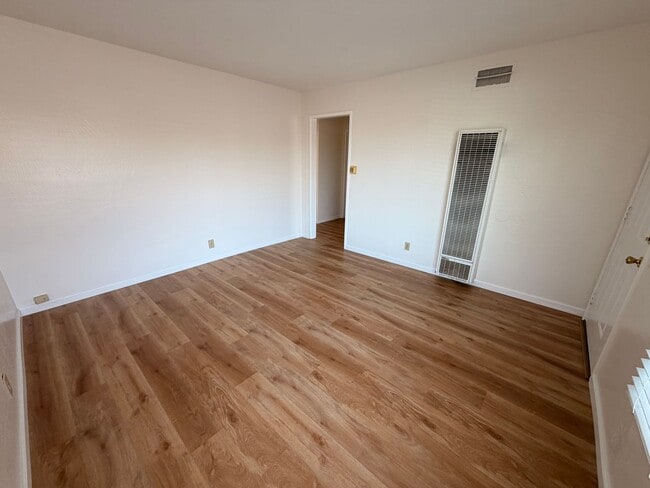 Photo - BRIGHT & SPACIOUS 2 BEDROOM/1 BATH AVAILABLE TO RENT IN LIVERMORE CA!!!!