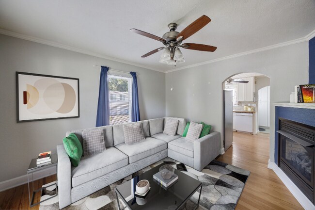 Photo - 1050 Pike St