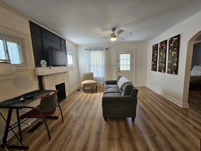 Photo - 2806 Whittle Springs Rd
