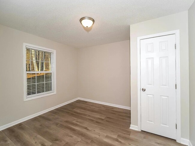 Photo - 107 Sioux Trce