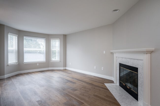 2x2.5 Townhouse Living Room