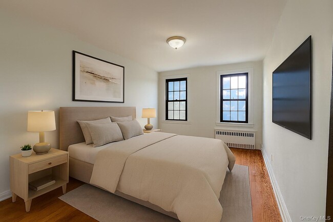 Building Photo - 1725 Paulding Ave