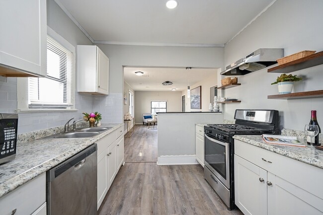 Photo - 1507 Laird St