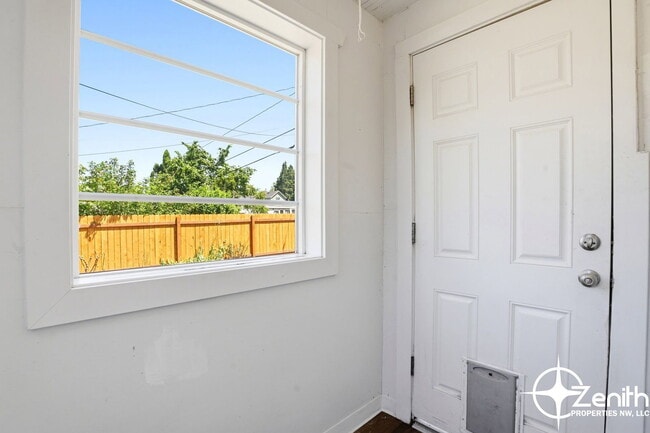 Photo - 1818 W 22nd St