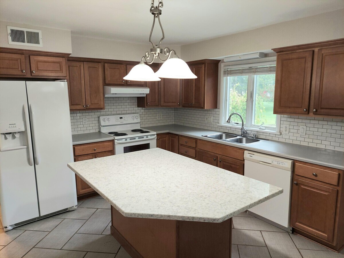 Photo - 34 Spier Ave