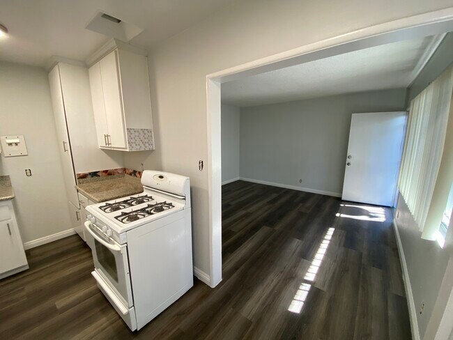 Photo - 9320 S Figueroa St Unidad B