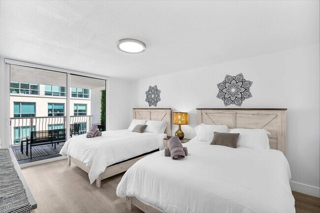 Photo - 1 SE 12th St Unit FL38-ID1036739P