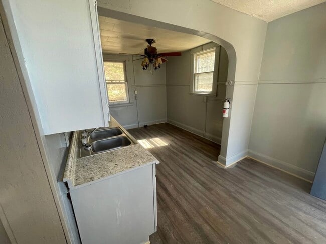 Photo - 1518 Caldwell St