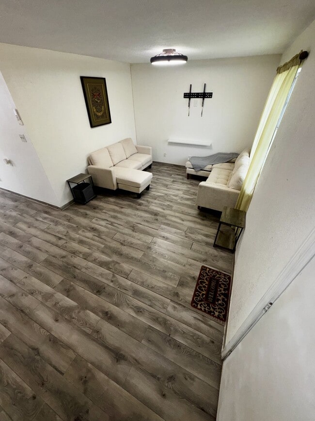 Photo - 3309 S G Ln Unidad 3309 S G Lane