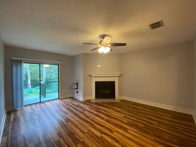 Photo - 1730 Beechwood Cir N