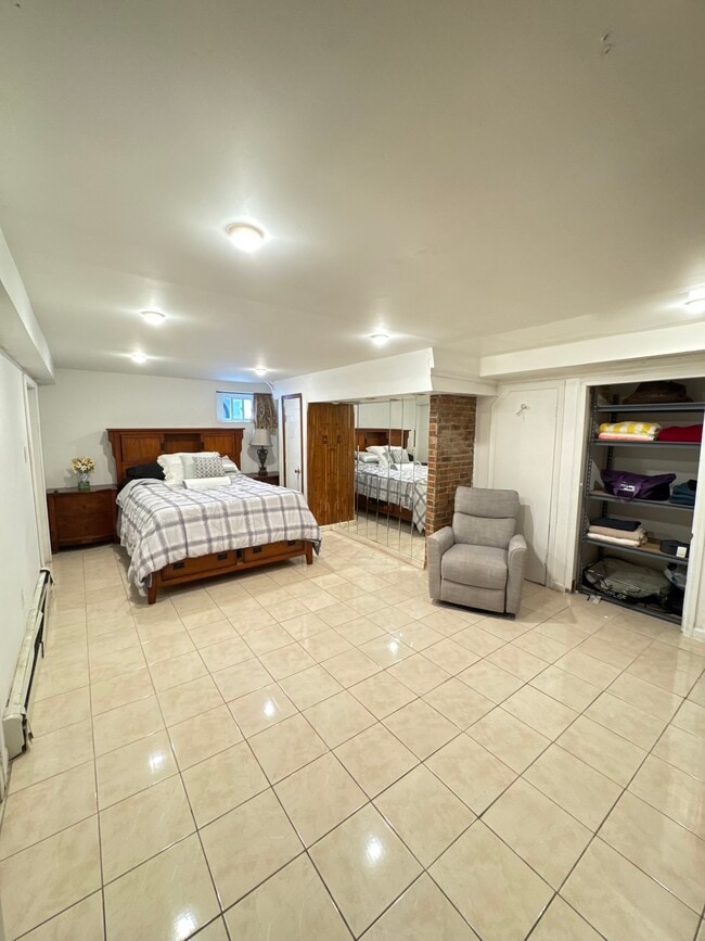Building Photo - 13 S Frank St Unit 2 Rental