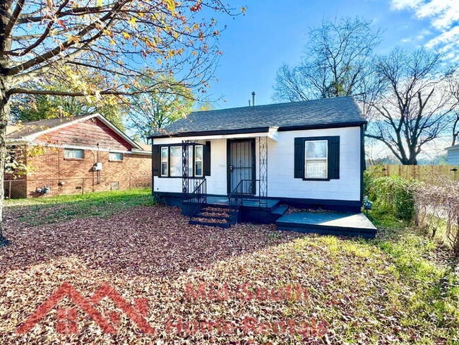 Photo - 2071 Hubert Ave