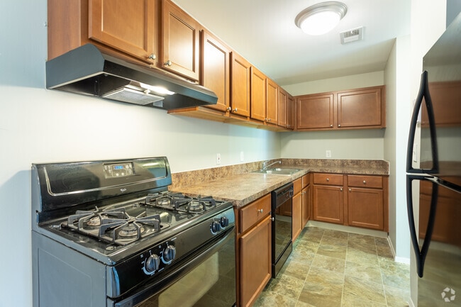 2 BR, 1 BA - Spruce - Fairway Trails Apartments