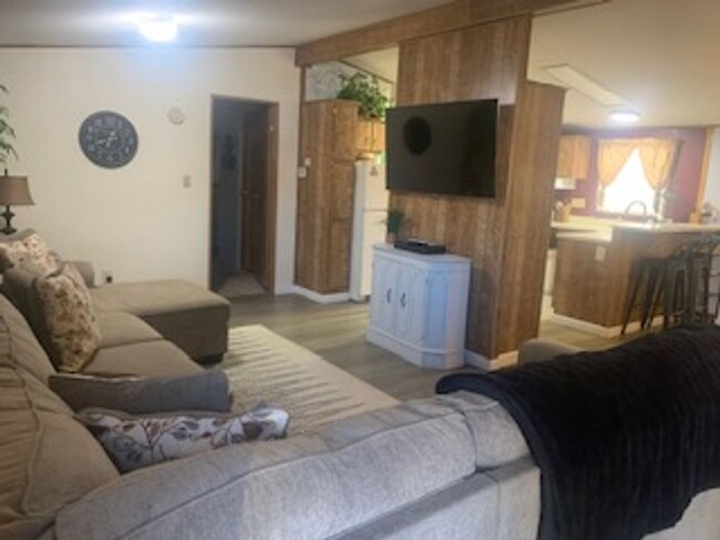 Furnished Mobile Home - Furnished Mobile Home