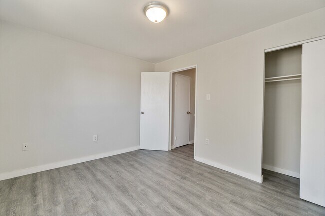 Photo - 721 Earlscourt Dr