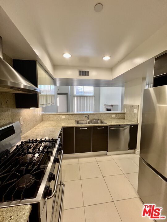 Photo - 1353 N Fuller Ave Unit 3