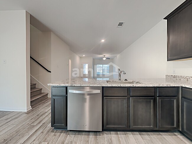 Photo - 1211 Treeta Trail