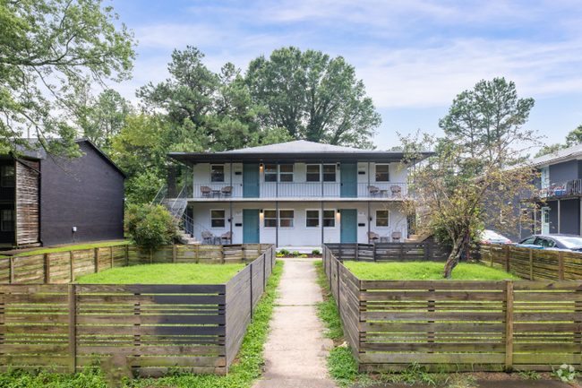 Building Photo - 1911 Morehead Ave Unit 1911 Rental