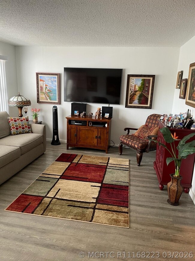 Photo - 2052 Cornwall C Unit 2052