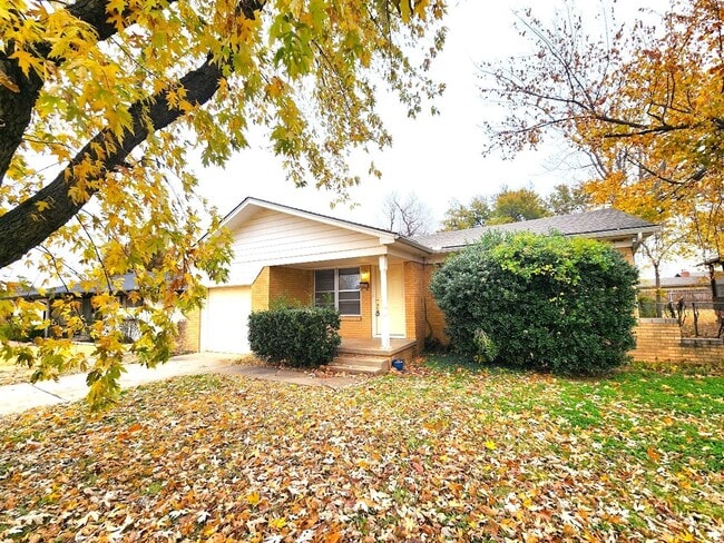 3 Bed 1.5 Bath 1 Car Garage in the Henders... - 3 Bed 1.5 Bath 1 Car Garage in the Henders... House