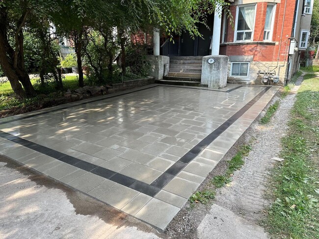 Building Photo - 19 Tyndall Av Unit 3-Bed Plus 2-Den