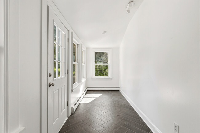 481 Danforth St Unit 2