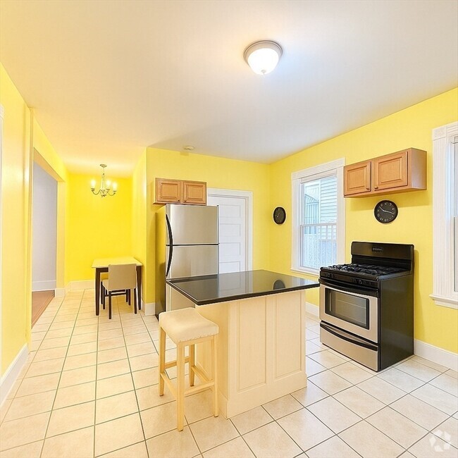 Building Photo - 10 Bucknam St Unit 1 Rental