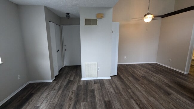 Photo - MN Cedar Village (801) Unidad Apt A